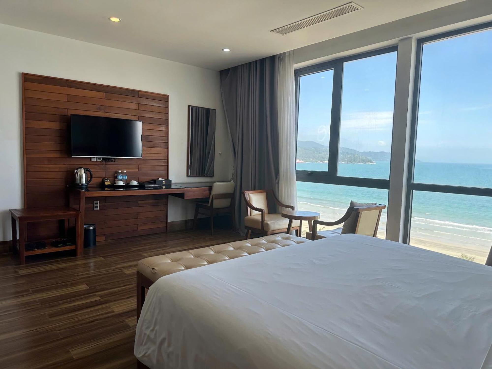 Alisia Beach Hotel Da Nang Esterno foto